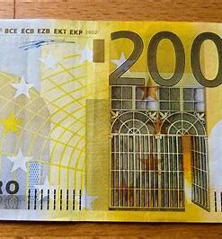 Buy counterfeit 200 Euro Bills